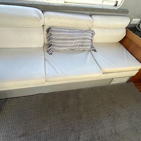 סנט אדריה דה בסוס The Floating Home מראה חיצוני תמונה