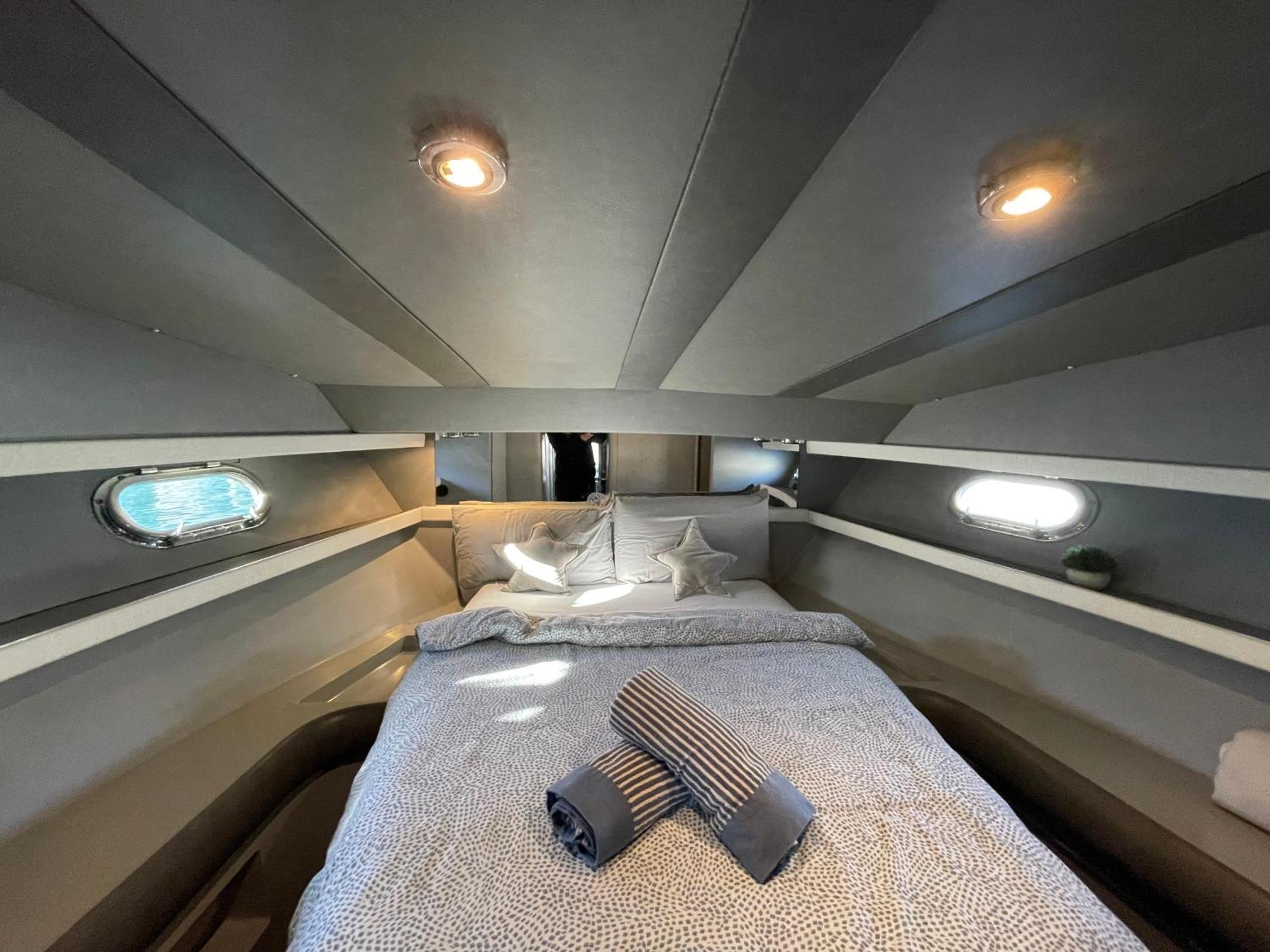 סנט אדריה דה בסוס The Floating Home מראה חיצוני תמונה