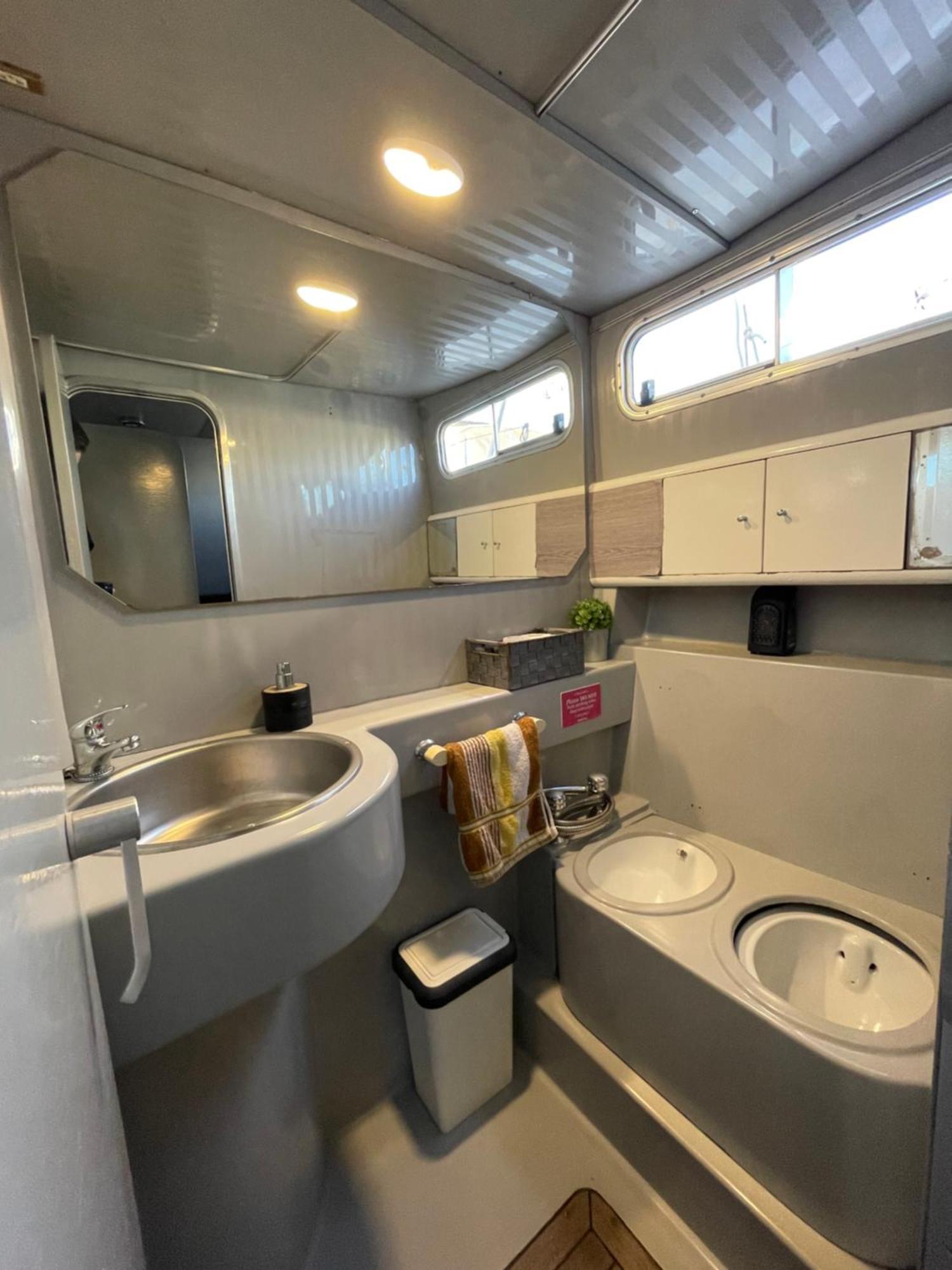 סנט אדריה דה בסוס The Floating Home מראה חיצוני תמונה