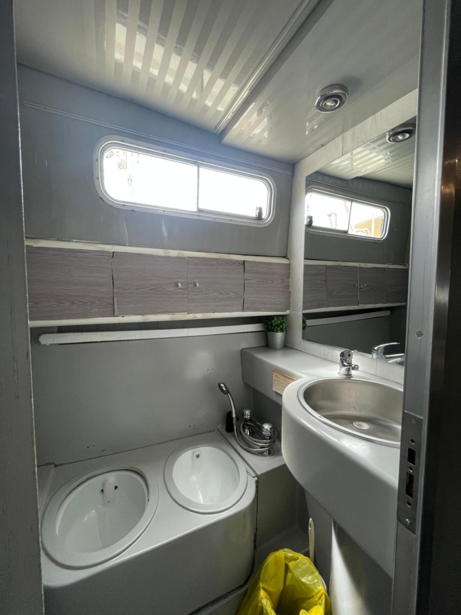 סנט אדריה דה בסוס The Floating Home מראה חיצוני תמונה